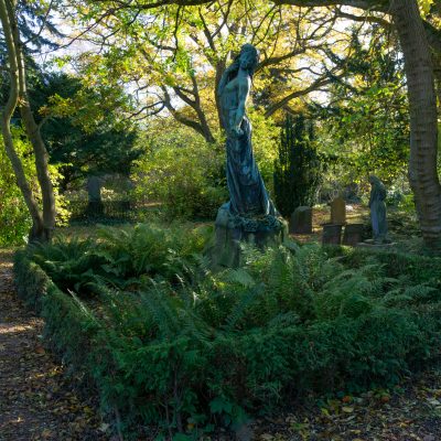 Assistens-Cemetery-Coppenhagen-Bronze-Statue